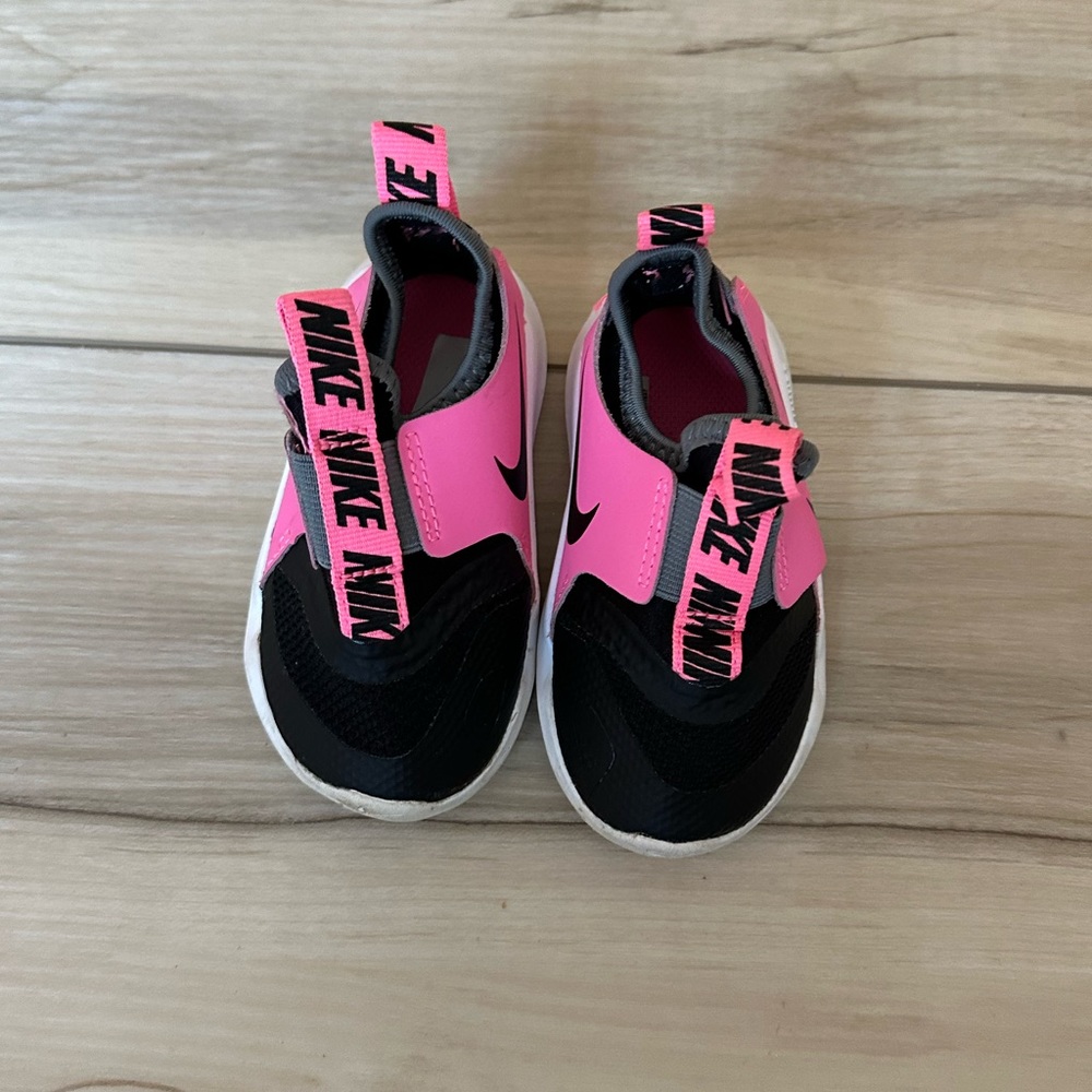 Toddler Girls Pink and Black Nike Tennis Shoes